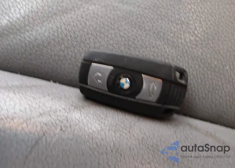 2010 BMW 328I xDrive z USA, uszkodzony, nr VIN WBAPK5C55AA651985